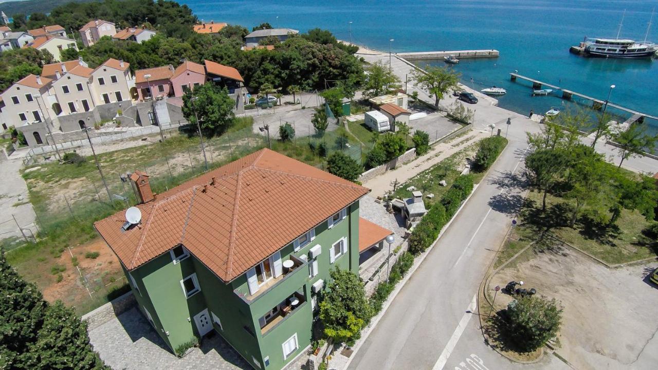 Apartments And Rooms By The Sea Nerezine, Losinj - 11815 외부 사진