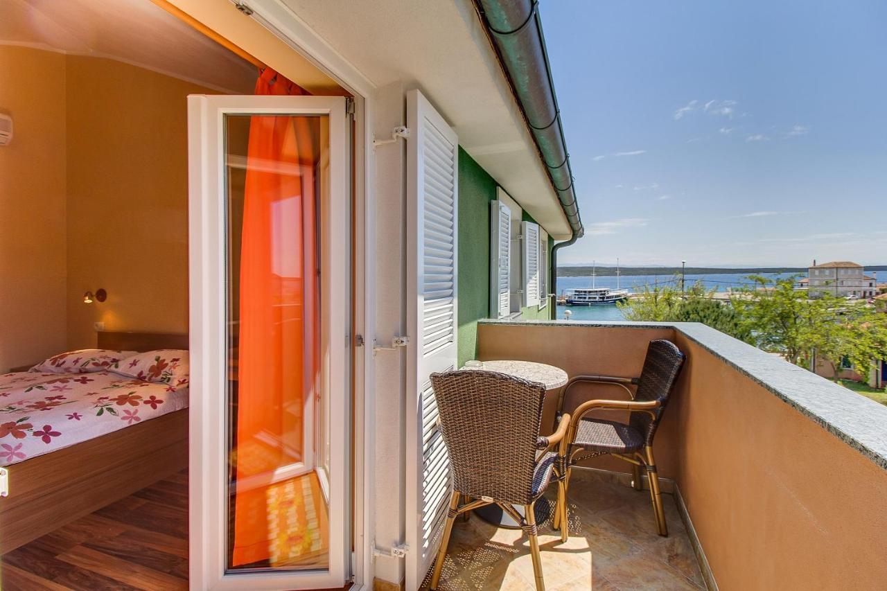 Apartments And Rooms By The Sea Nerezine, Losinj - 11815 외부 사진