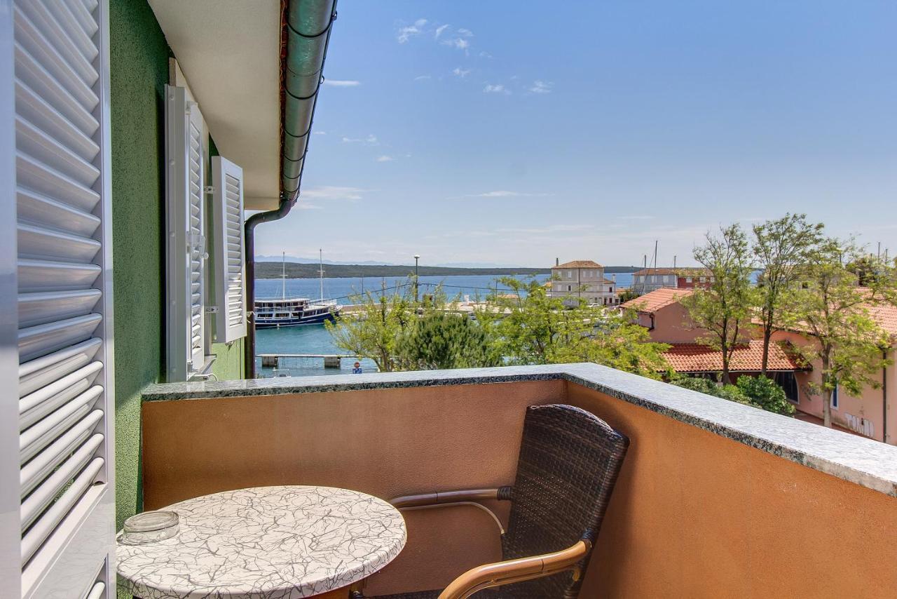 Apartments And Rooms By The Sea Nerezine, Losinj - 11815 외부 사진