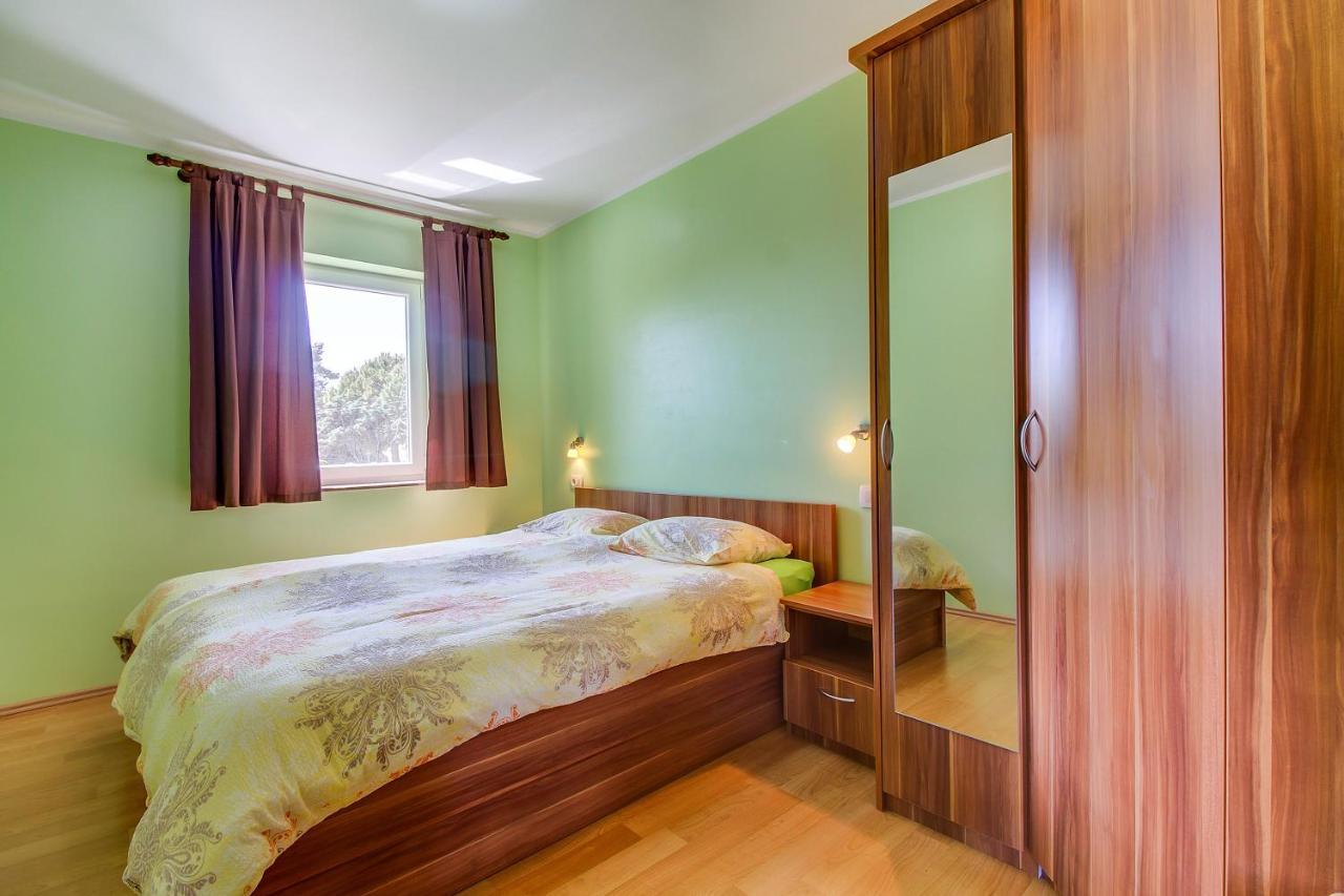 Apartments And Rooms By The Sea Nerezine, Losinj - 11815 외부 사진