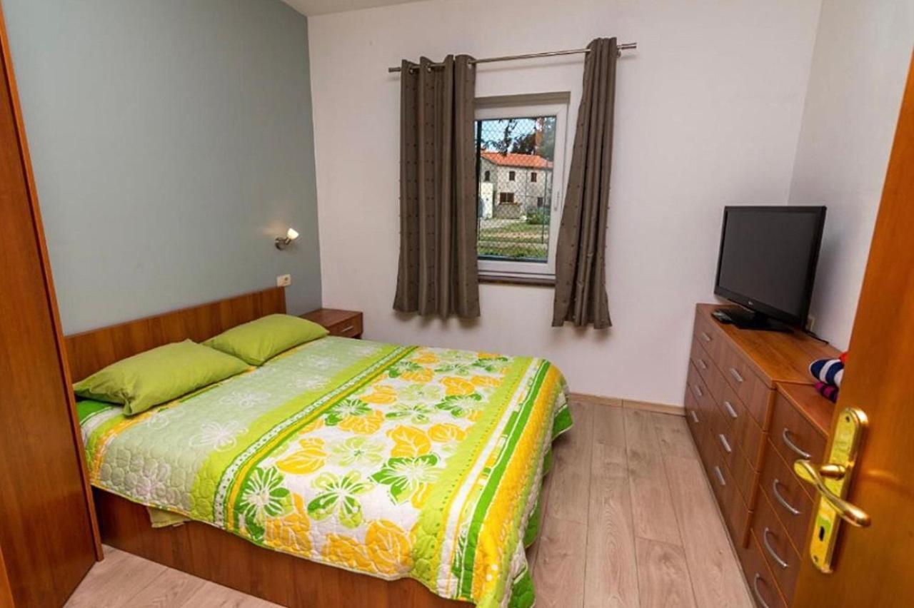 Apartments And Rooms By The Sea Nerezine, Losinj - 11815 외부 사진