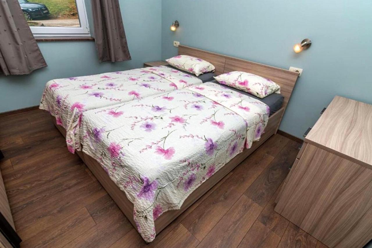 Apartments And Rooms By The Sea Nerezine, Losinj - 11815 외부 사진