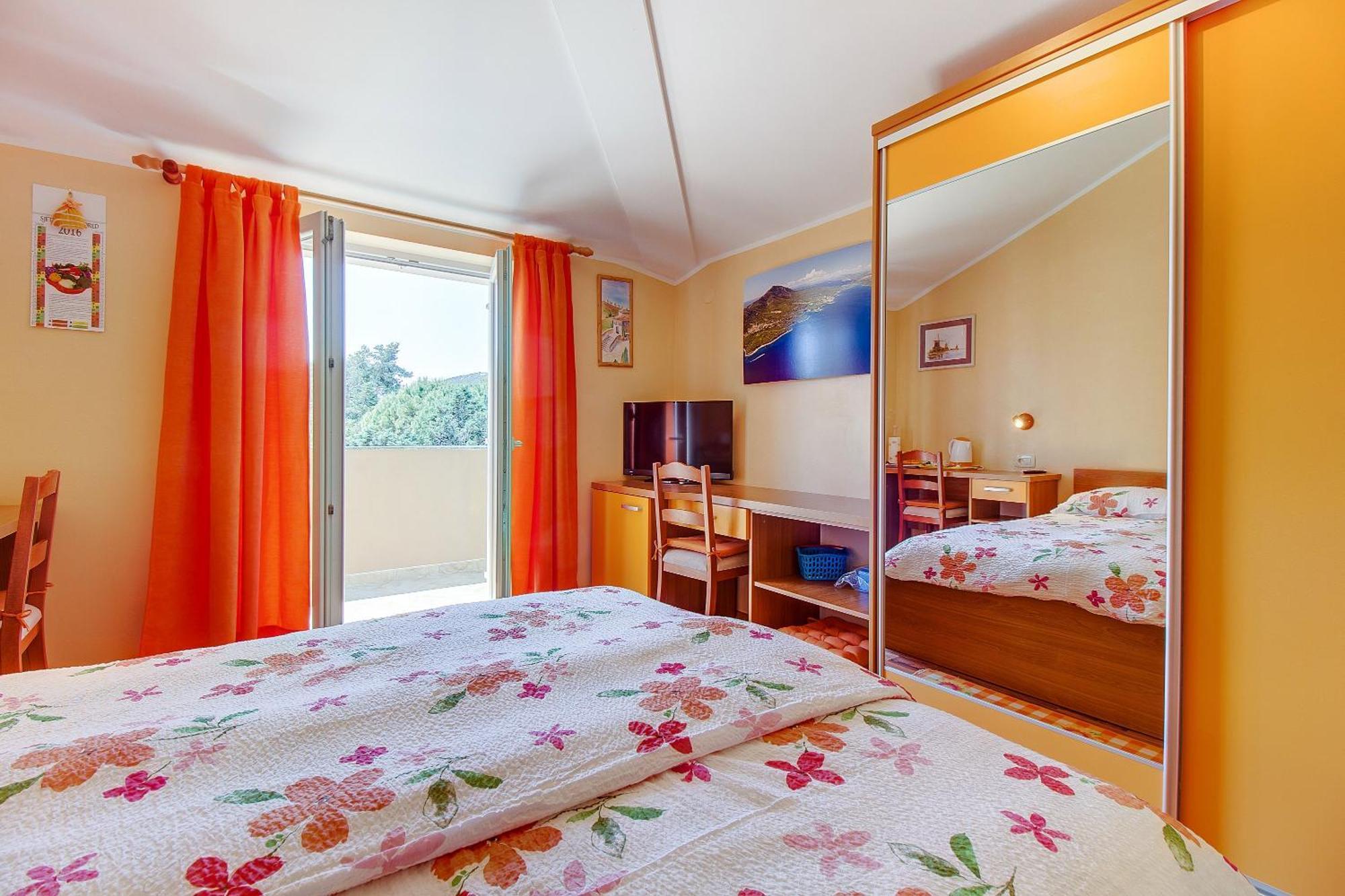 Apartments And Rooms By The Sea Nerezine, Losinj - 11815 객실 사진
