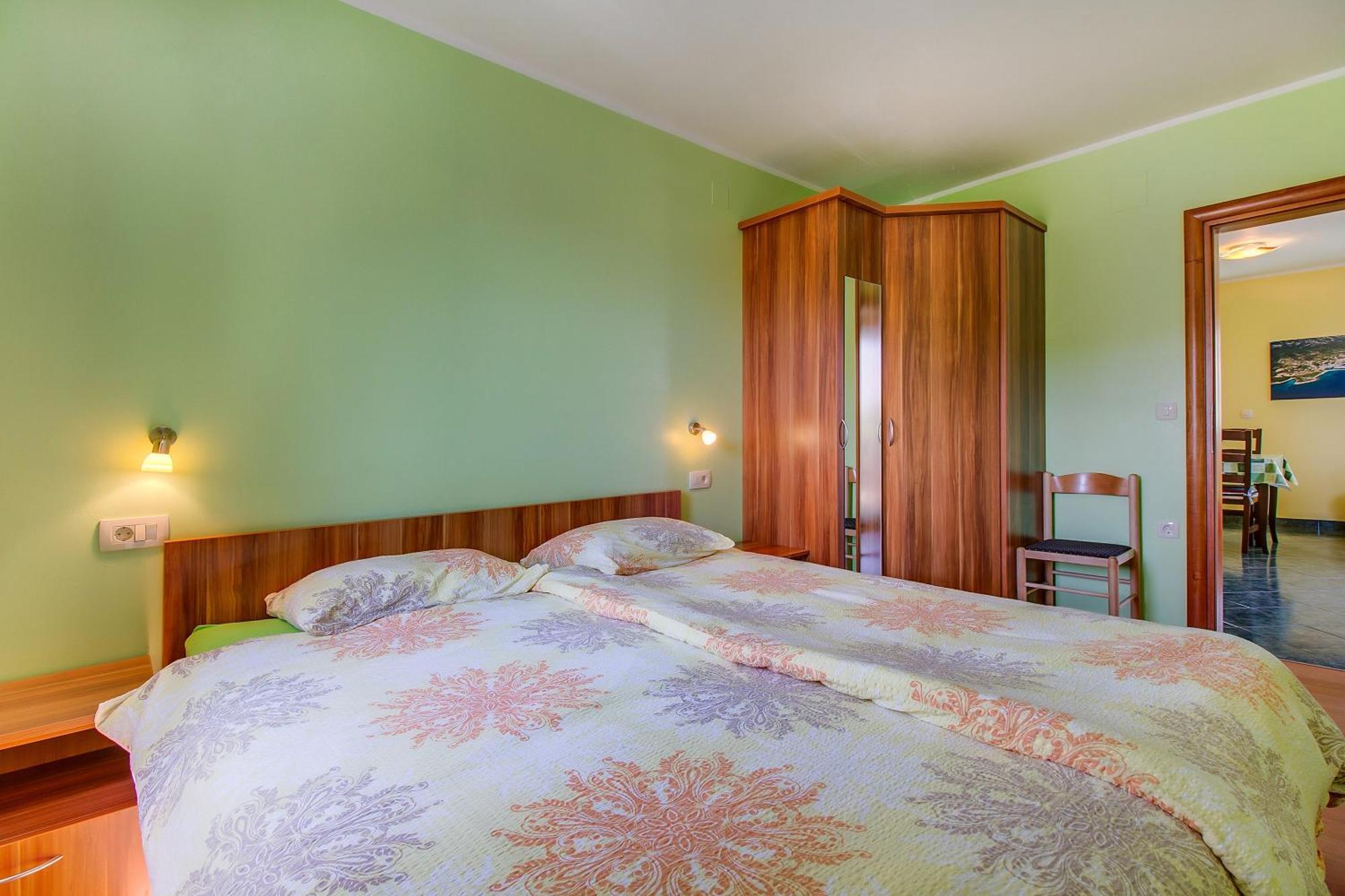 Apartments And Rooms By The Sea Nerezine, Losinj - 11815 객실 사진